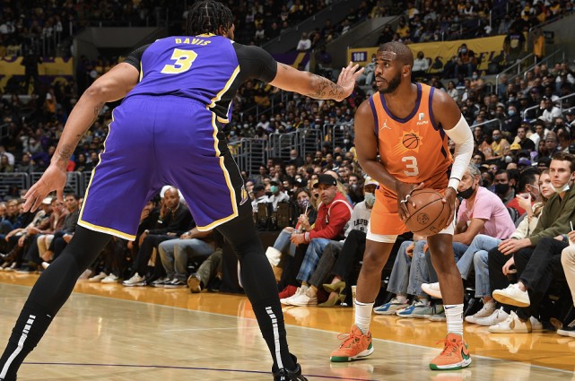 他在寻求不 他在寻求不